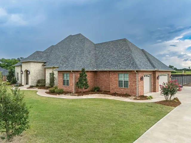 Photo 2 — 19414 Abigail Drive, Shawnee, OK 74801