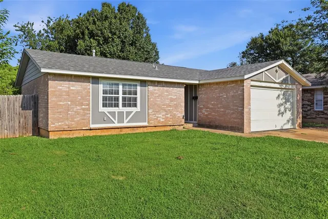 Photo 2 — 905 Craig Drive, Oklahoma City, OK 73160