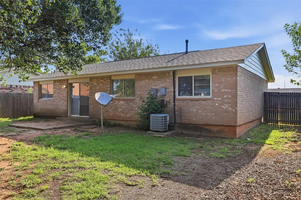Photo 16 — 905 Craig Drive, Oklahoma City, OK 73160