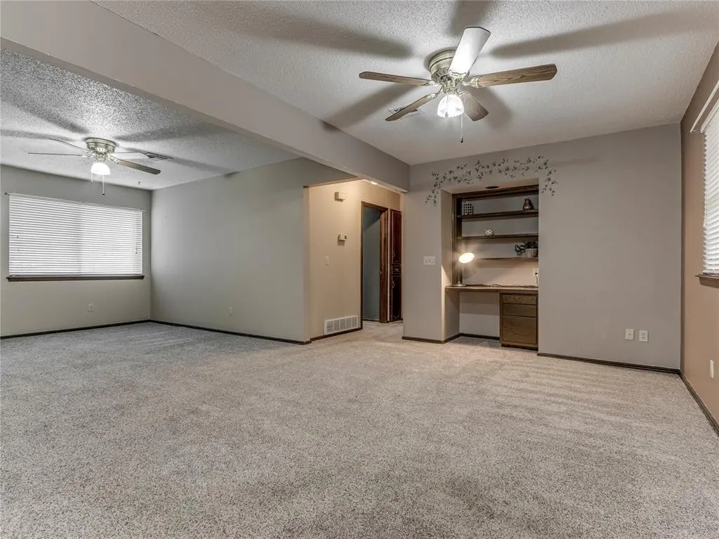 Photo 5 — 1048 NW 6th Place, Moore, OK 73160