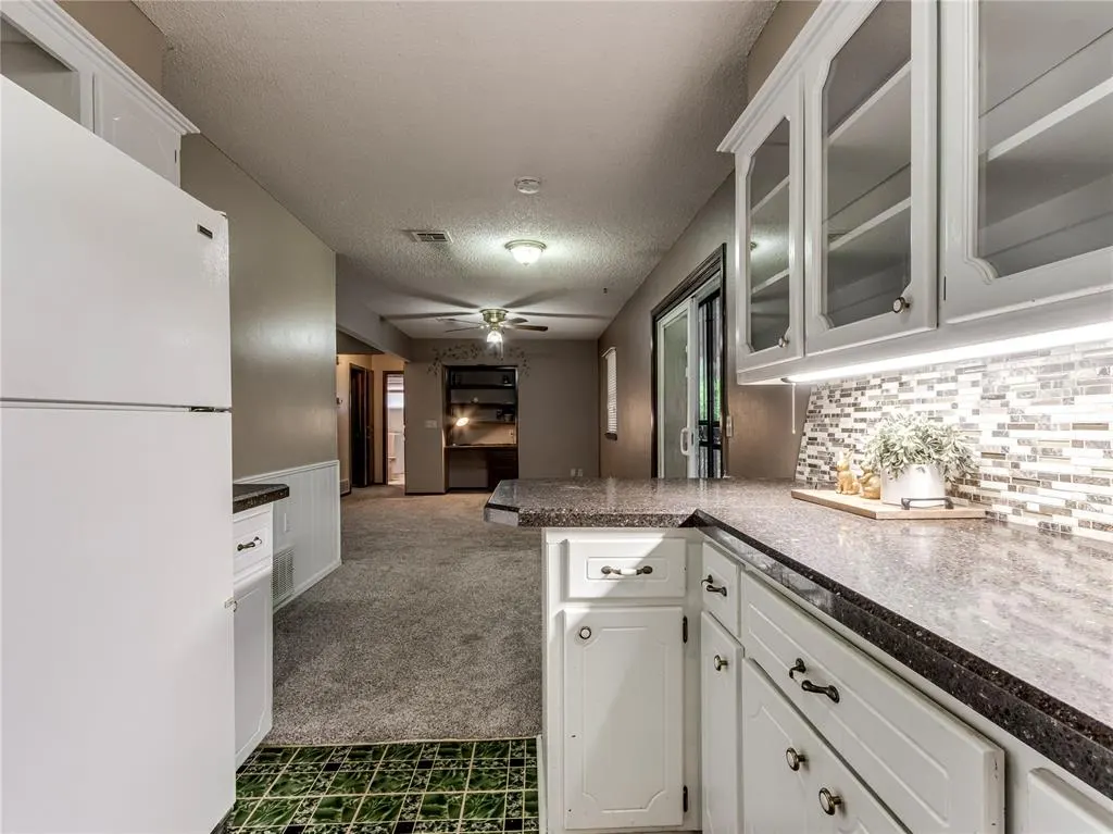 Photo 12 — 1048 NW 6th Place, Moore, OK 73160