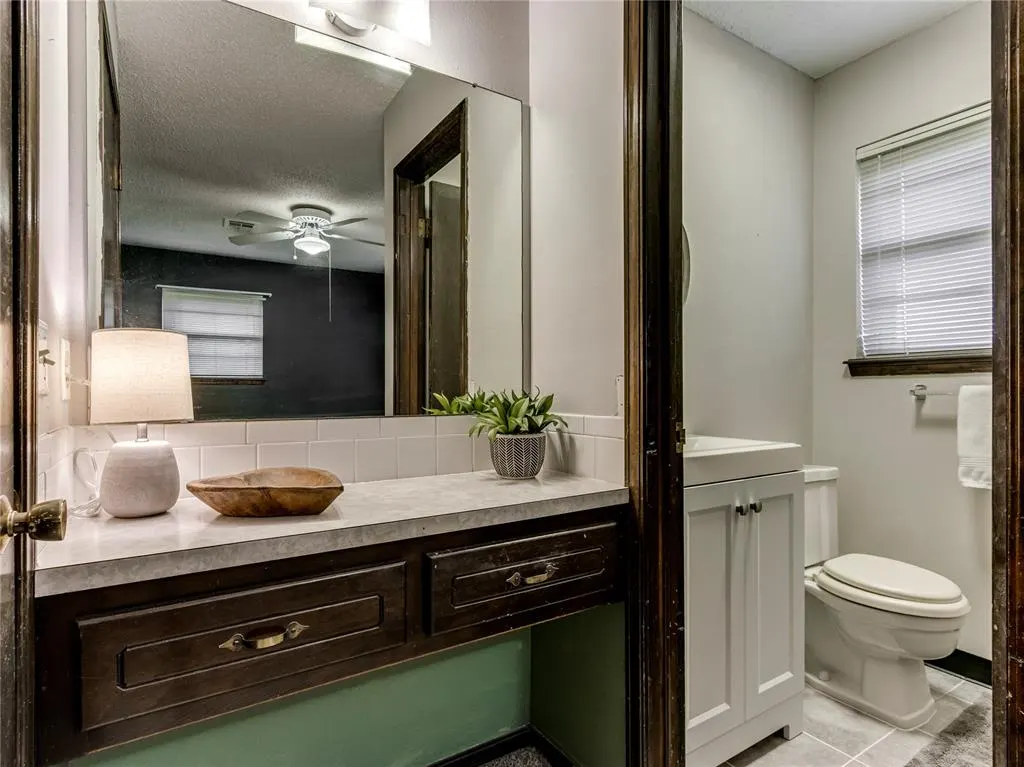 Photo 16 — 1048 NW 6th Place, Moore, OK 73160