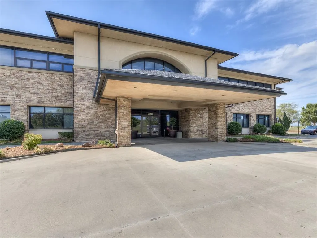 Front exterior — 3101 W Tecumseh Road 103, Norman, OK 73072