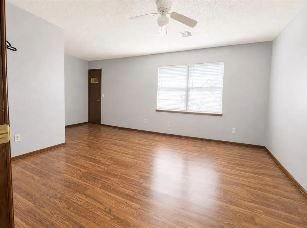 Photo 7 — 8199 NW 23rd Street, Oklahoma City, OK 73127