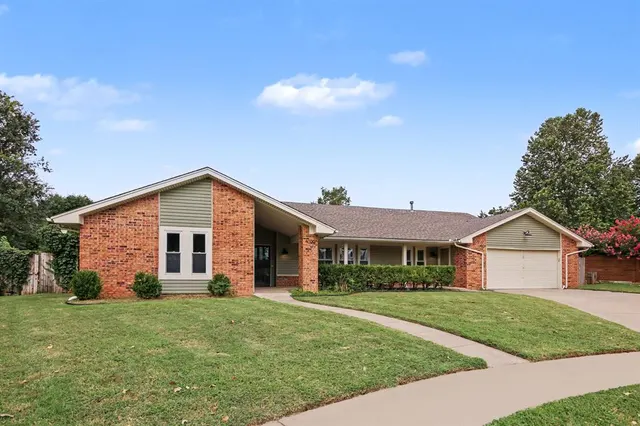 Photo 3 — 4020 Bluestem Circle, Norman, OK 73072