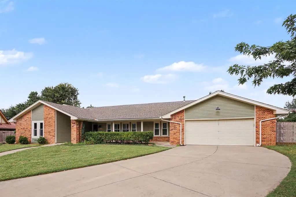 Front exterior — 4020 Bluestem Circle, Norman, OK 73072