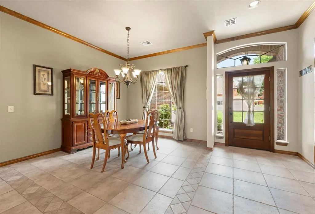 Photo 3 — 1632 Deer Park Drive, Edmond, OK 73003