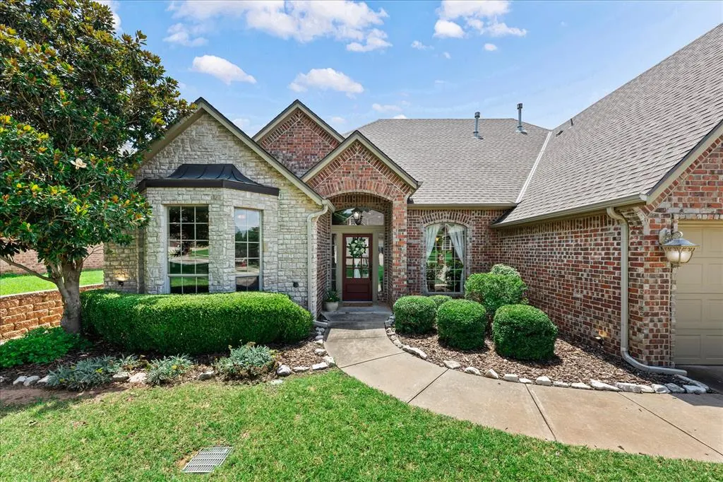 Photo 2 — 1632 Deer Park Drive, Edmond, OK 73003