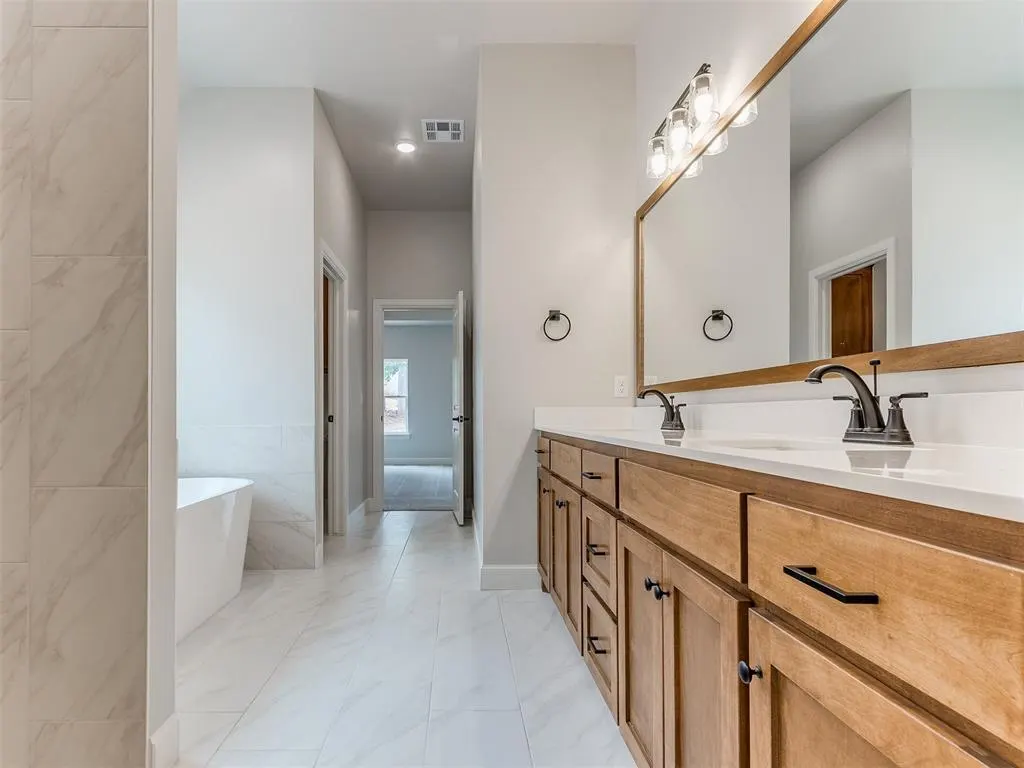 Photo 33 — 9328 SW 42nd Street, Oklahoma City, OK 73179