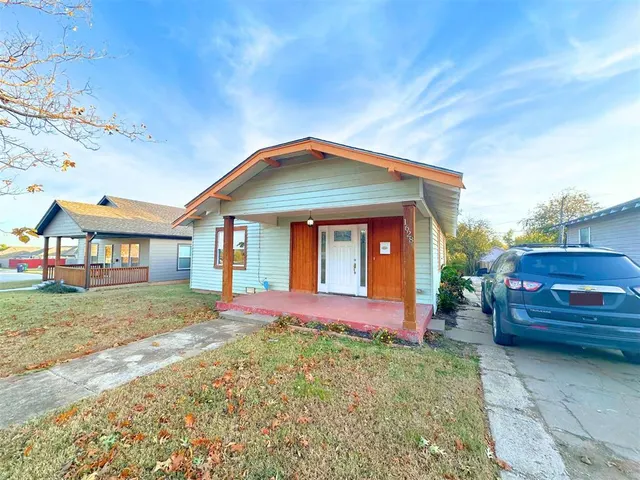 Photo 3 — 1628 NE 12th Street, Oklahoma City, OK 73117