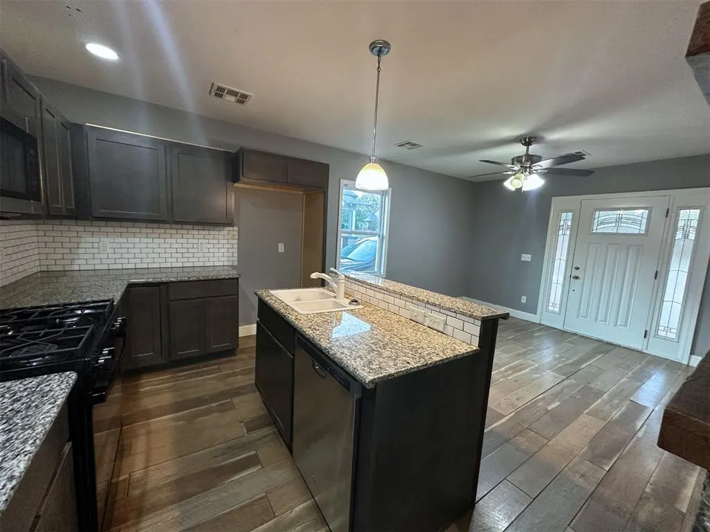 Photo 8 — 1628 NE 12th Street, Oklahoma City, OK 73117