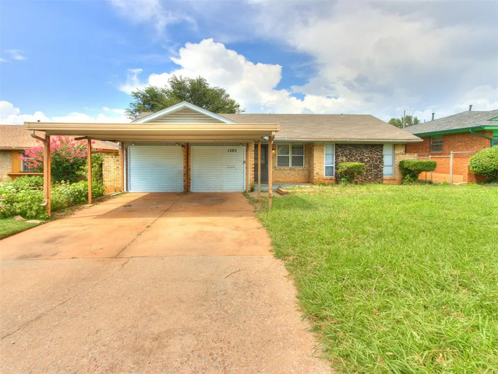Front exterior — 1205 E Madison Street, Oklahoma City, OK 73111