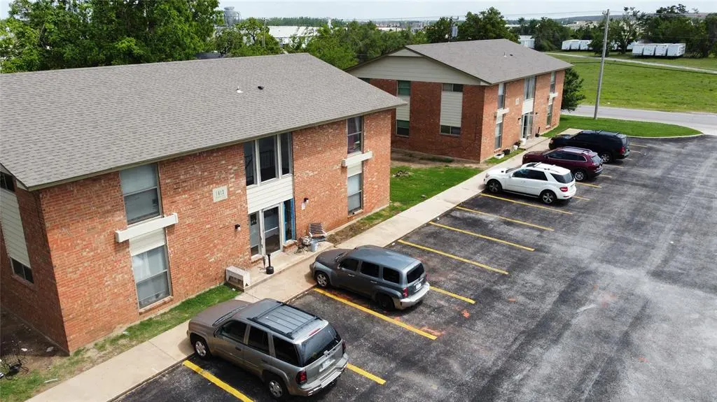 Photo 3 — 7413 Melrose Lane, Oklahoma City, OK 73127
