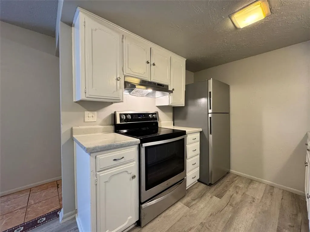 Photo 5 — 7413 Melrose Lane, Oklahoma City, OK 73127