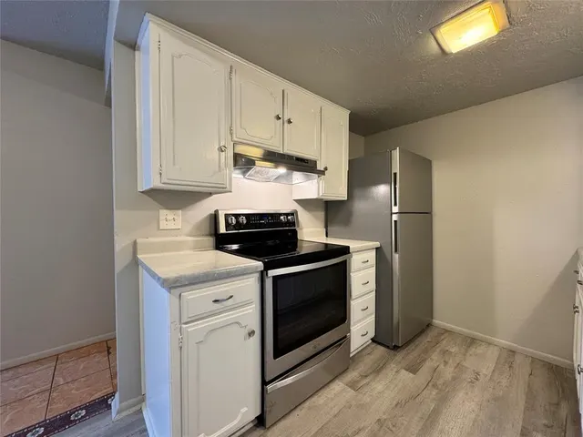 Photo 5 — 7413 Melrose Lane, Oklahoma City, OK 73127