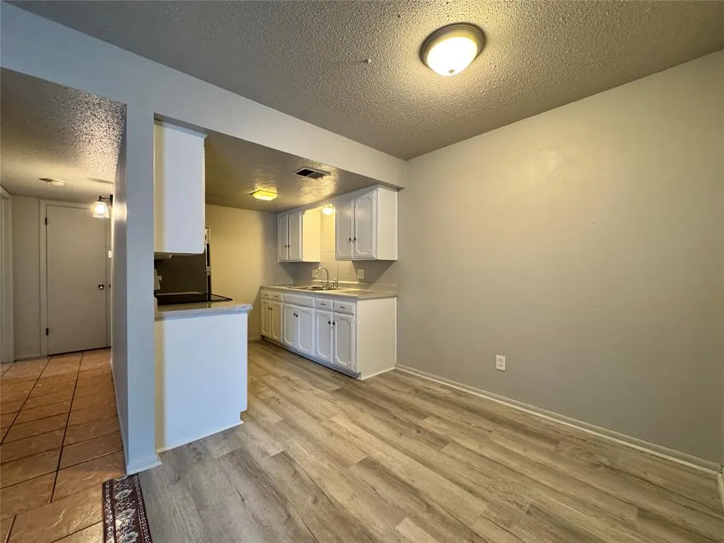 Photo 10 — 7413 Melrose Lane, Oklahoma City, OK 73127