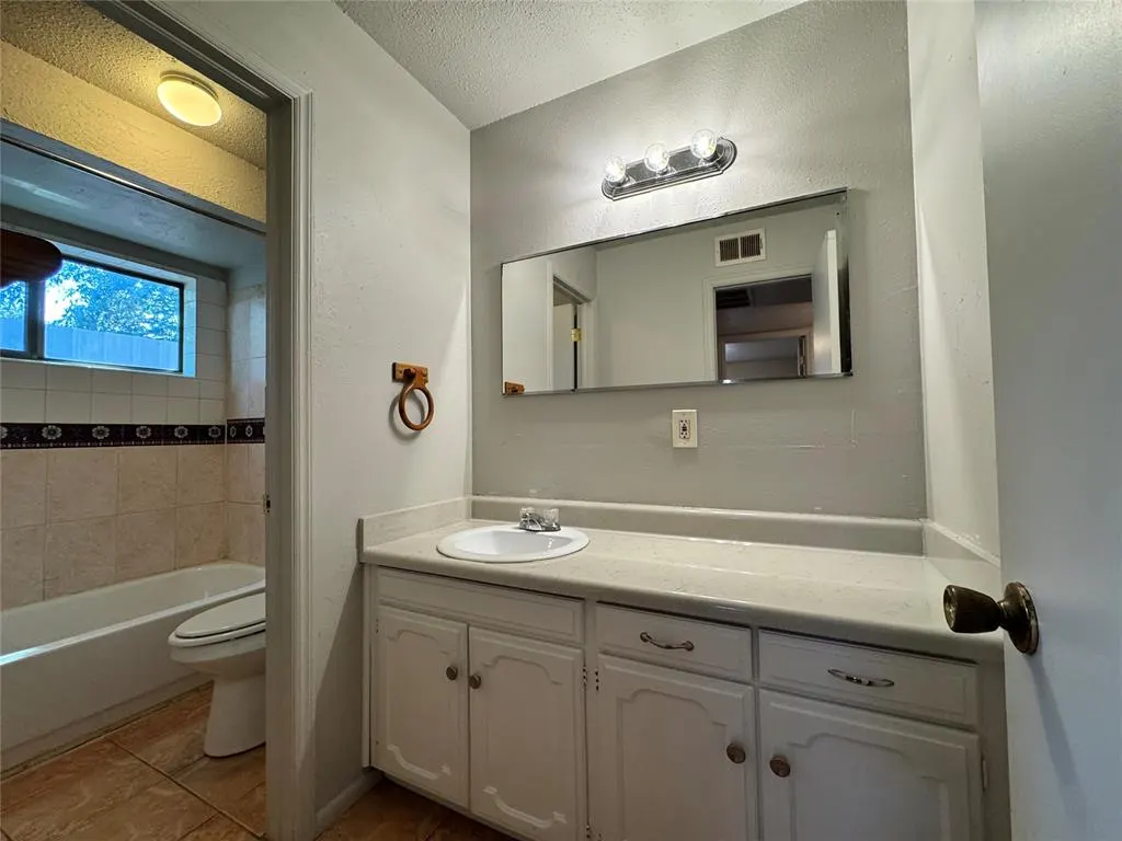 Photo 18 — 7413 Melrose Lane, Oklahoma City, OK 73127