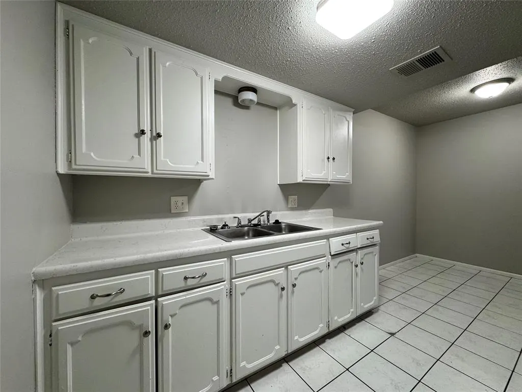 Photo 20 — 7413 Melrose Lane, Oklahoma City, OK 73127