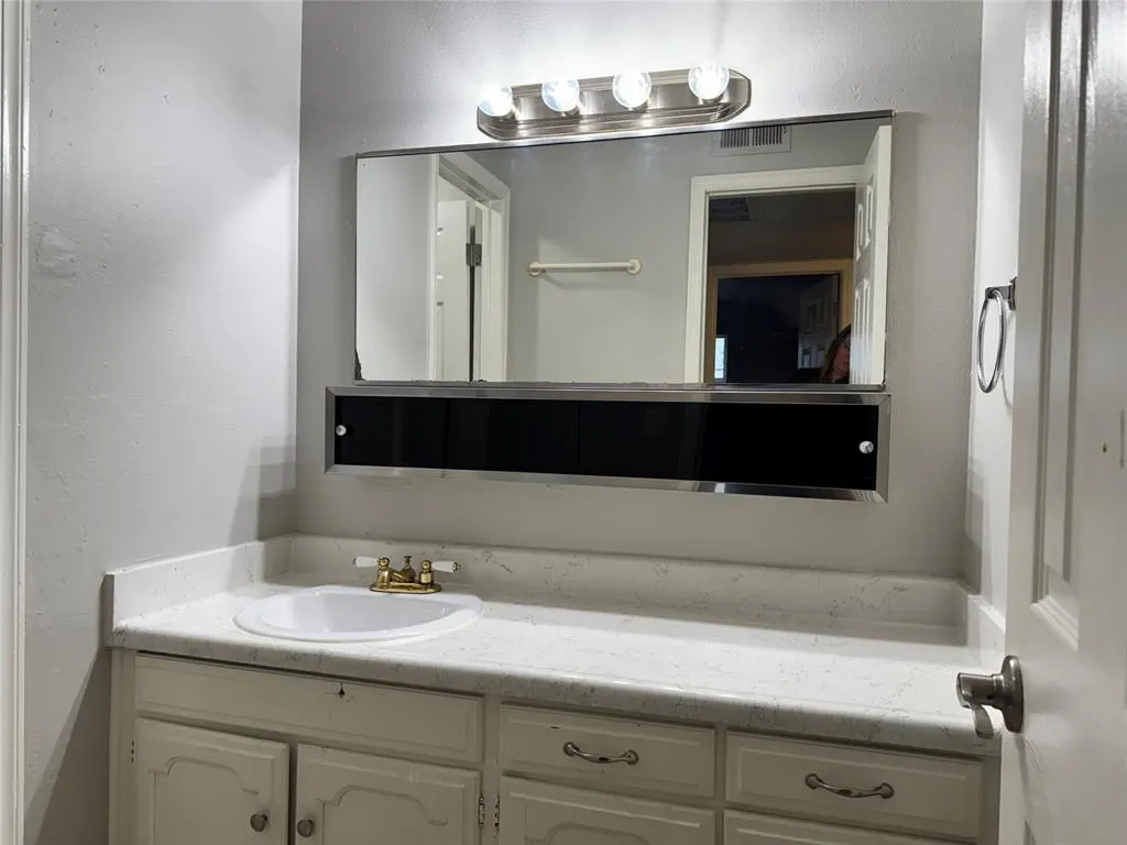 Photo 27 — 7413 Melrose Lane, Oklahoma City, OK 73127