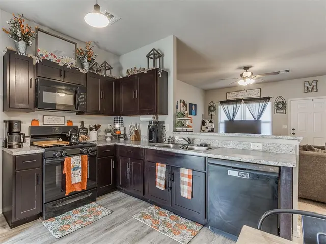 Photo 7 — 4353 Winding Brook, Harrah, OK 73045