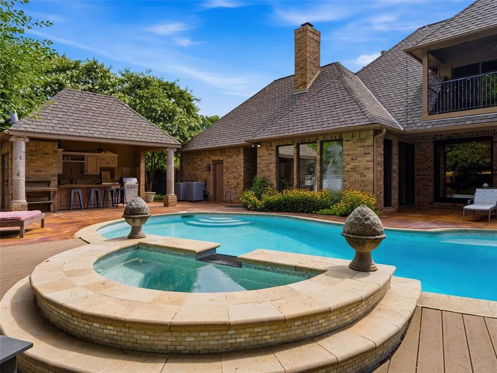 Photo 2 — 12505 Bocage Drive, Oklahoma City, OK 73142