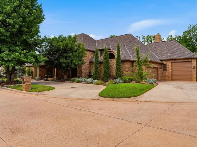 Photo 5 — 12505 Bocage Drive, Oklahoma City, OK 73142