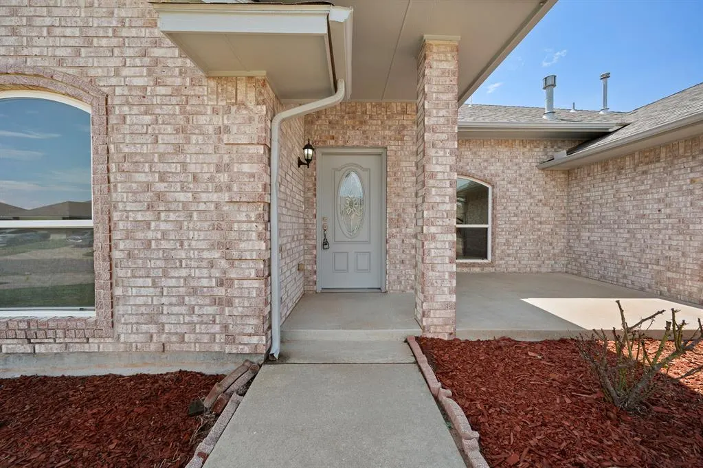 Photo 4 — 909 Greenfield Avenue, Yukon, OK 73099