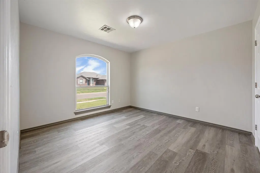 Photo 8 — 909 Greenfield Avenue, Yukon, OK 73099