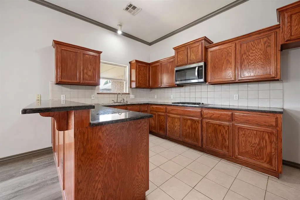 Photo 11 — 909 Greenfield Avenue, Yukon, OK 73099