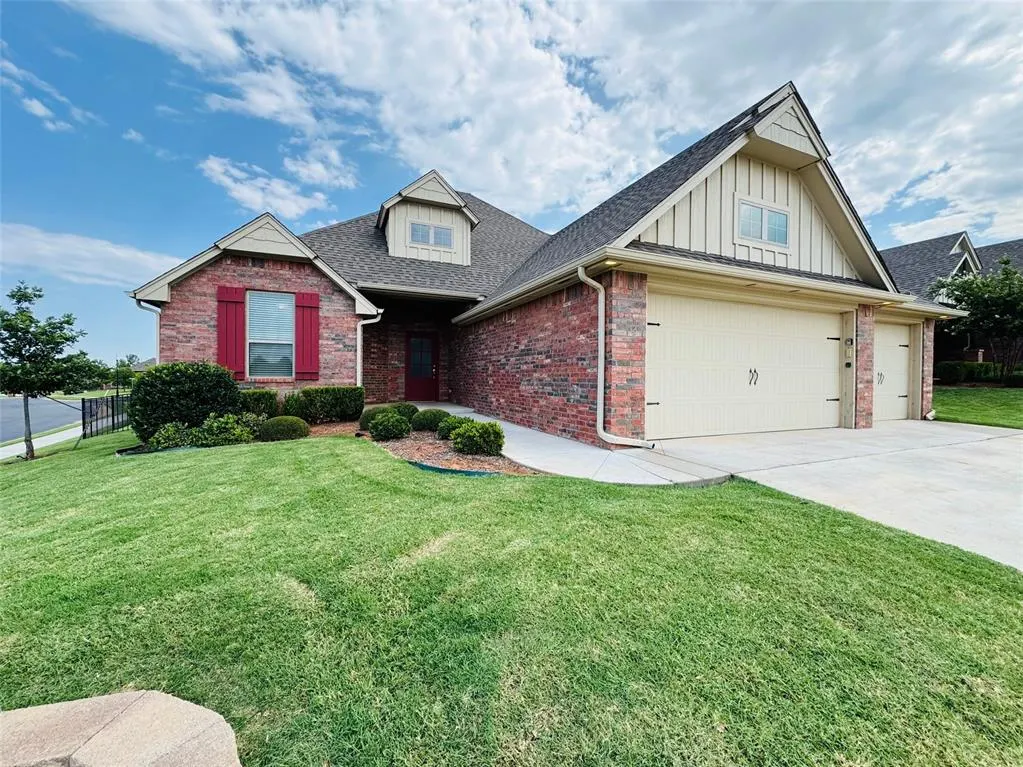 Photo 2 — 633 Texoma Drive, Edmond, OK 73025