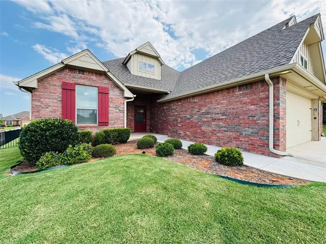 Photo 3 — 633 Texoma Drive, Edmond, OK 73025