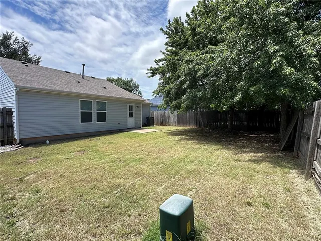Photo 4 — 501 Poppy Lane, Norman, OK 73069