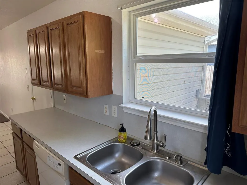 Photo 14 — 501 Poppy Lane, Norman, OK 73069