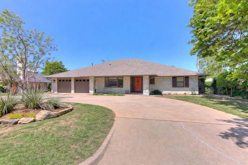 Front exterior — 2725 NW 58th Street, Oklahoma City, OK 73112
