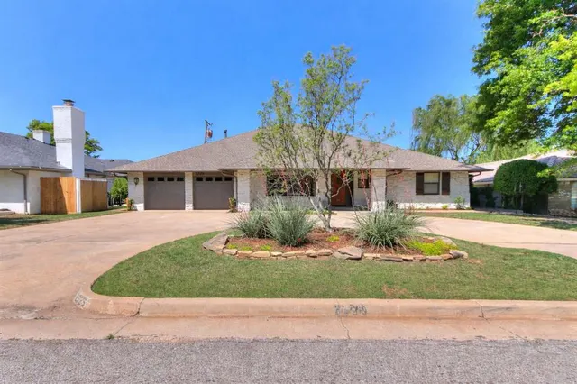 Photo 2 — 2725 NW 58th Street, Oklahoma City, OK 73112