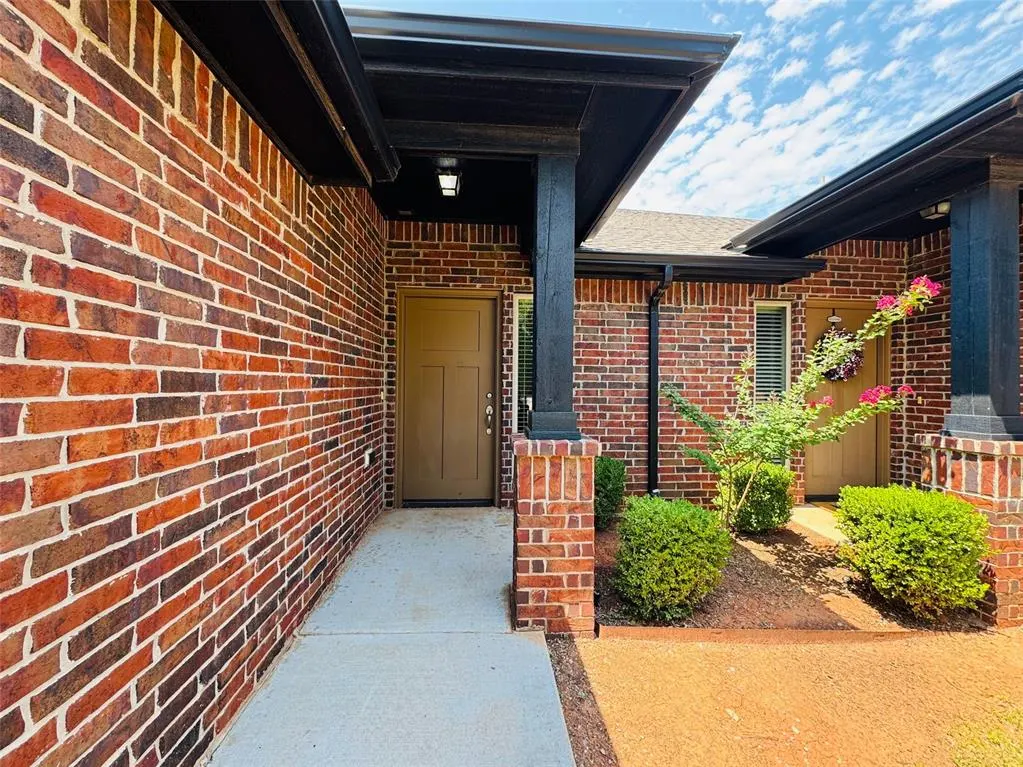 Photo 3 — 18123 Manera Way, Edmond, OK 73012