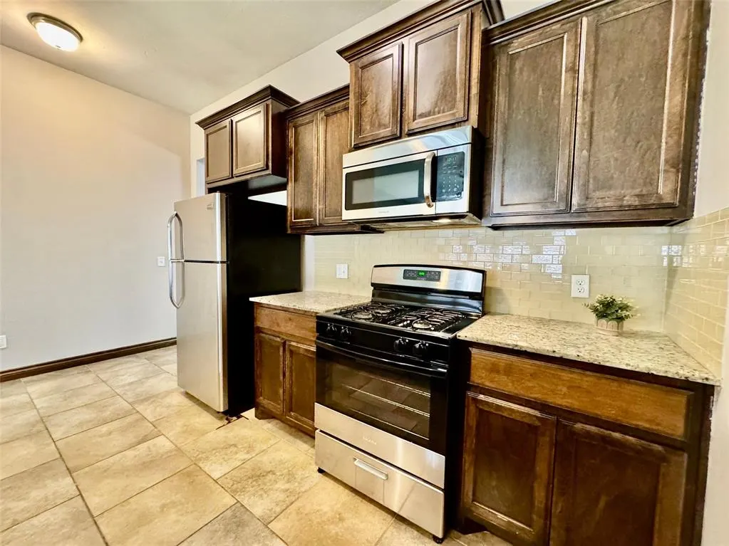 Photo 12 — 18123 Manera Way, Edmond, OK 73012