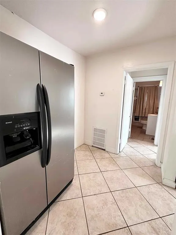 Photo 8 — 2305 NW 15th Street B, Oklahoma City, OK 73107