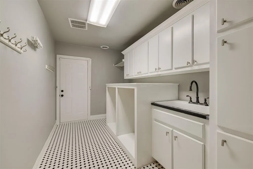 Photo 35 — 2725 NW 68th Street, Oklahoma City, OK 73116