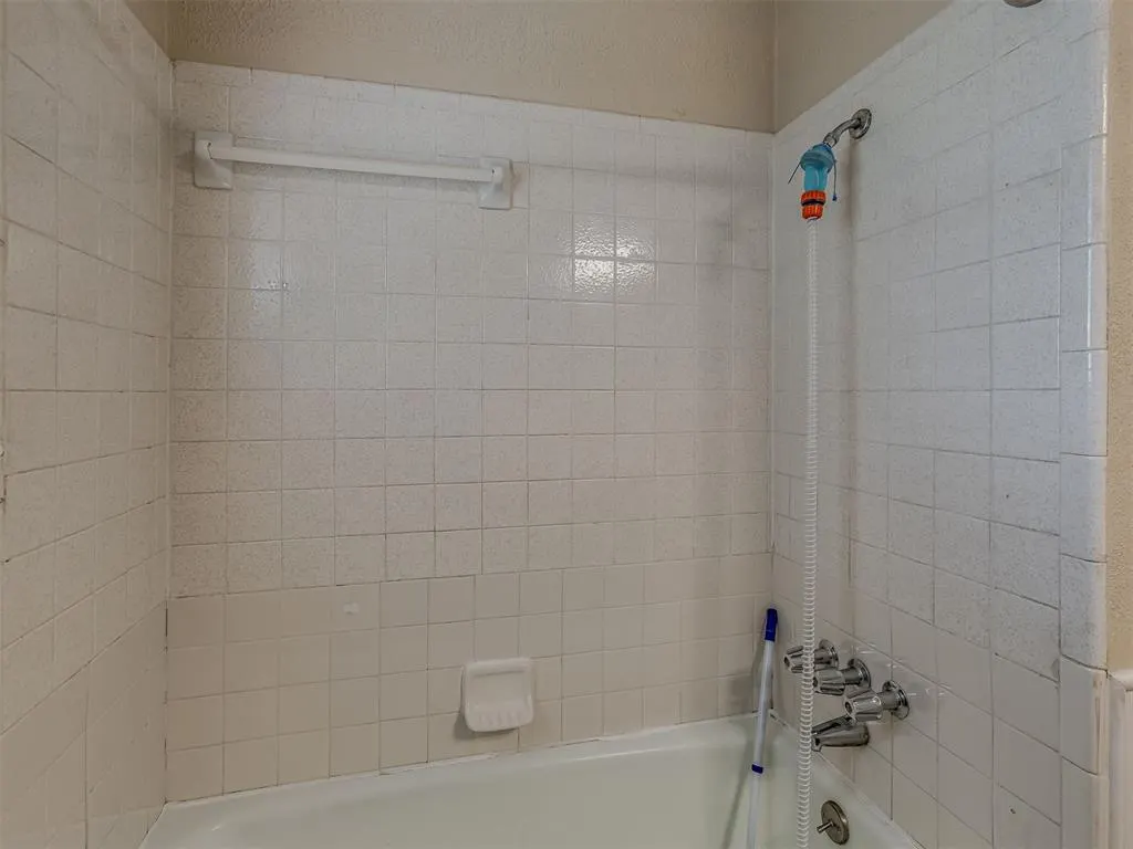 Photo 11 — 600 E Johnson Street 600, Norman, OK 73071