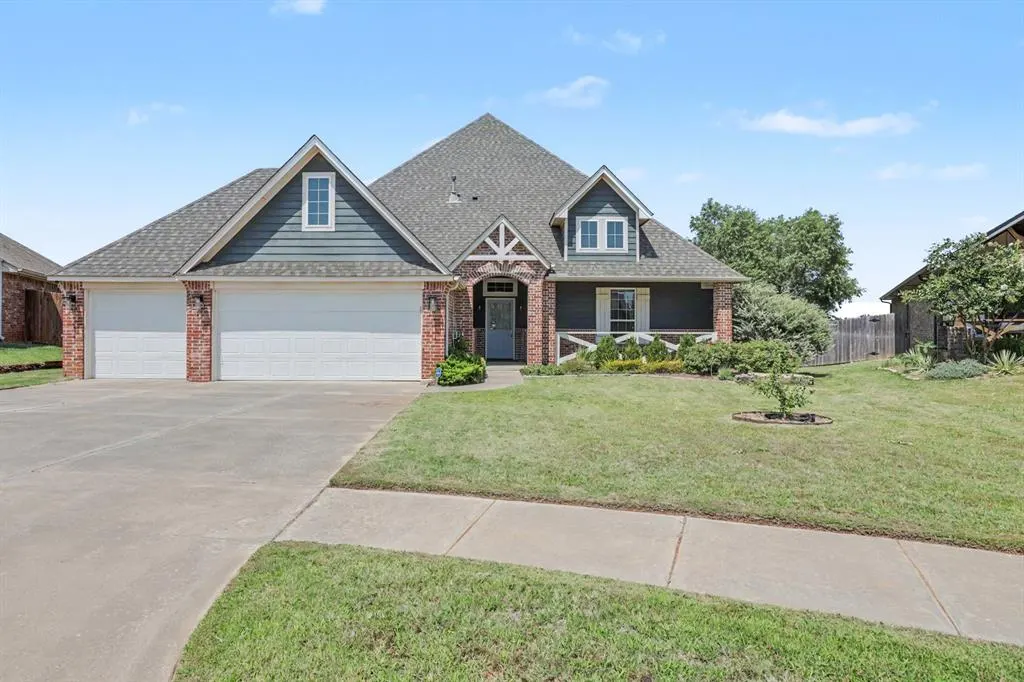 Front exterior — 6233 Beverly Hills Drive, Edmond, OK 73034