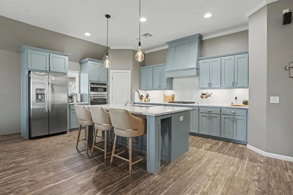 Photo 4 — 6233 Beverly Hills Drive, Edmond, OK 73034