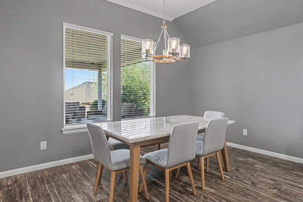 Photo 8 — 6233 Beverly Hills Drive, Edmond, OK 73034