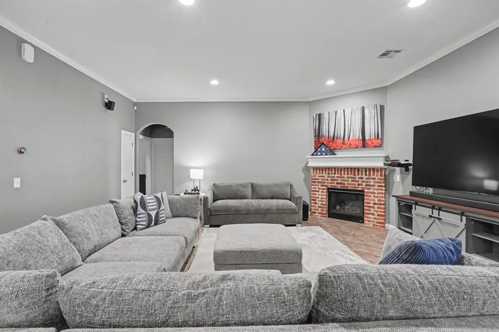 Photo 9 — 6233 Beverly Hills Drive, Edmond, OK 73034
