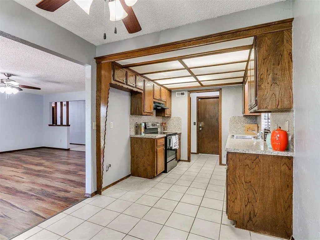 Photo 9 — 8304 Lance Drive, Oklahoma City, OK 73132