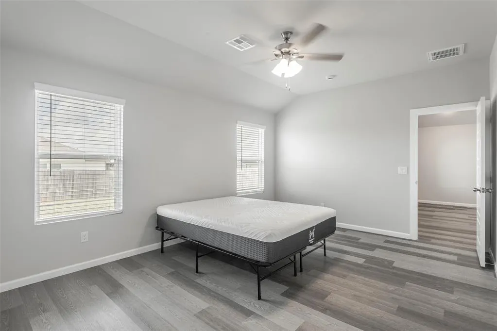 Photo 17 — 10413 SW 41st Street, Mustang, OK 73064