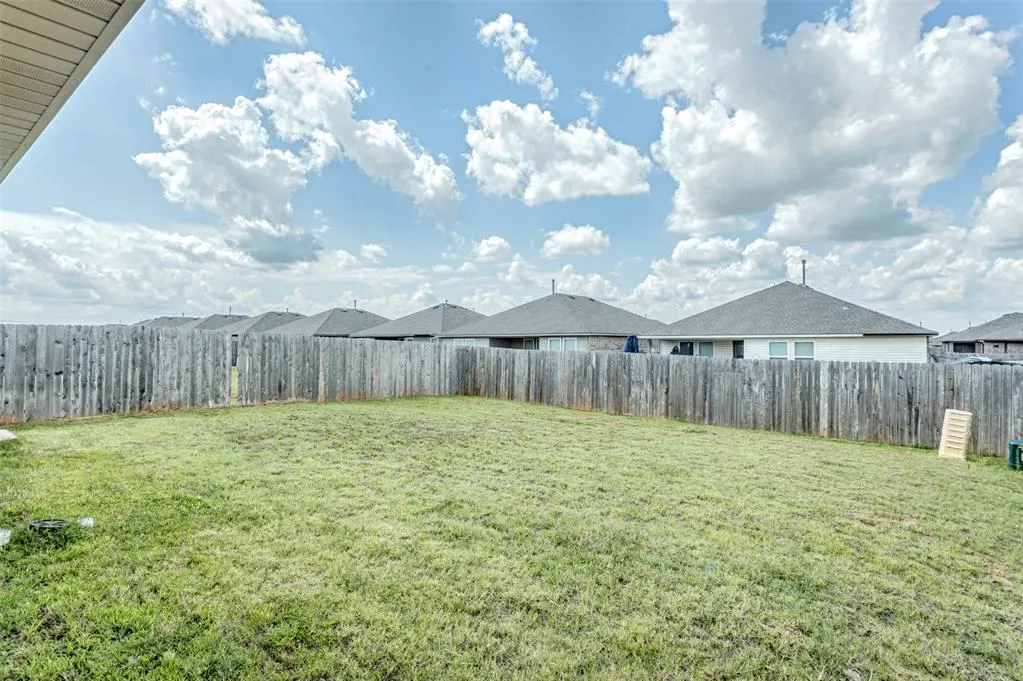 Photo 26 — 10413 SW 41st Street, Mustang, OK 73064