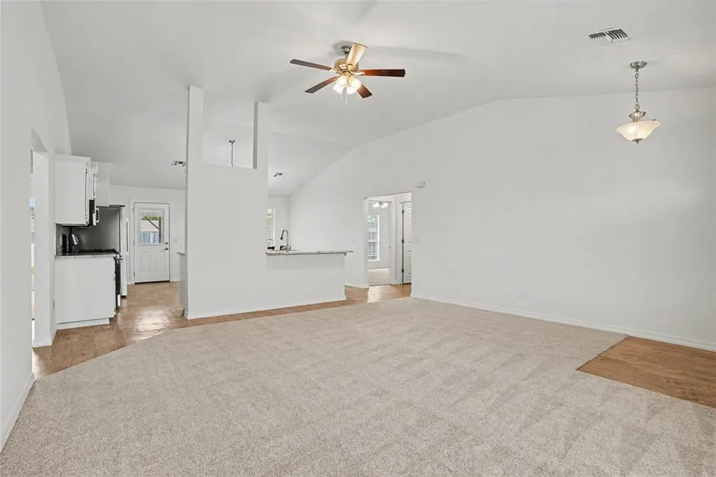 Photo 11 — 1613 Sommerset Place, Altus, OK 73521