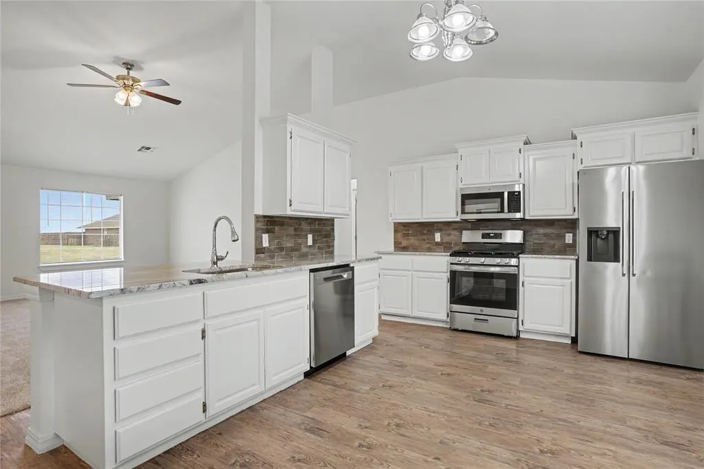 Photo 16 — 1613 Sommerset Place, Altus, OK 73521