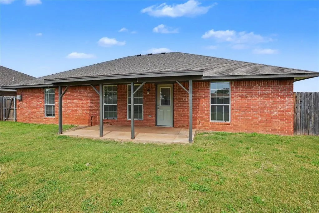 Photo 39 — 1613 Sommerset Place, Altus, OK 73521